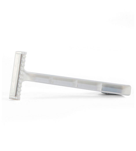 Artículo de uso médico, fabricado con poliestireno de alto impacto grado médico. Es desechable, atóxico, con una navaja de acero inoxidable resistente a la corrosión y con un filo óptimo. Utilizado en las preparaciones prequirúrgicas, en cirugía general o de alta especialidad. Cuenta con una sóla hoja para evitar que se tape y no corte. Tiene dientes de bordes romos.